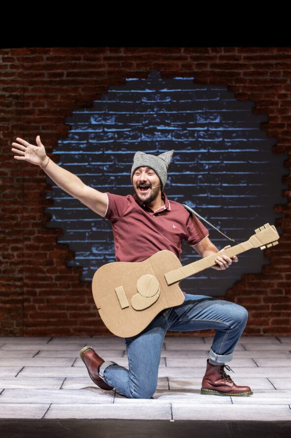 Luke Adamson in Tabby McTat. Photo Credit Robin Savage (8)