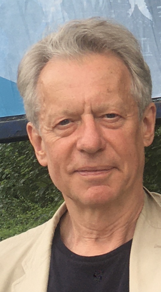 06) Stephen Boxer – Headshot